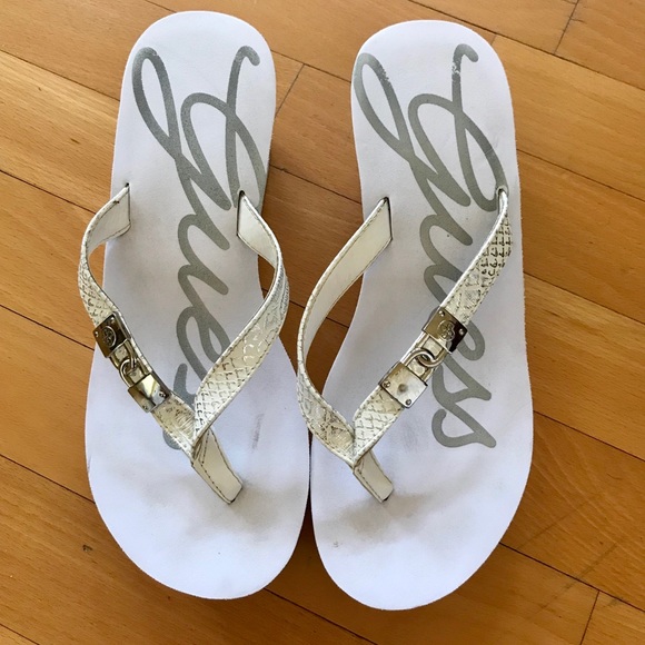 guess white flip flops